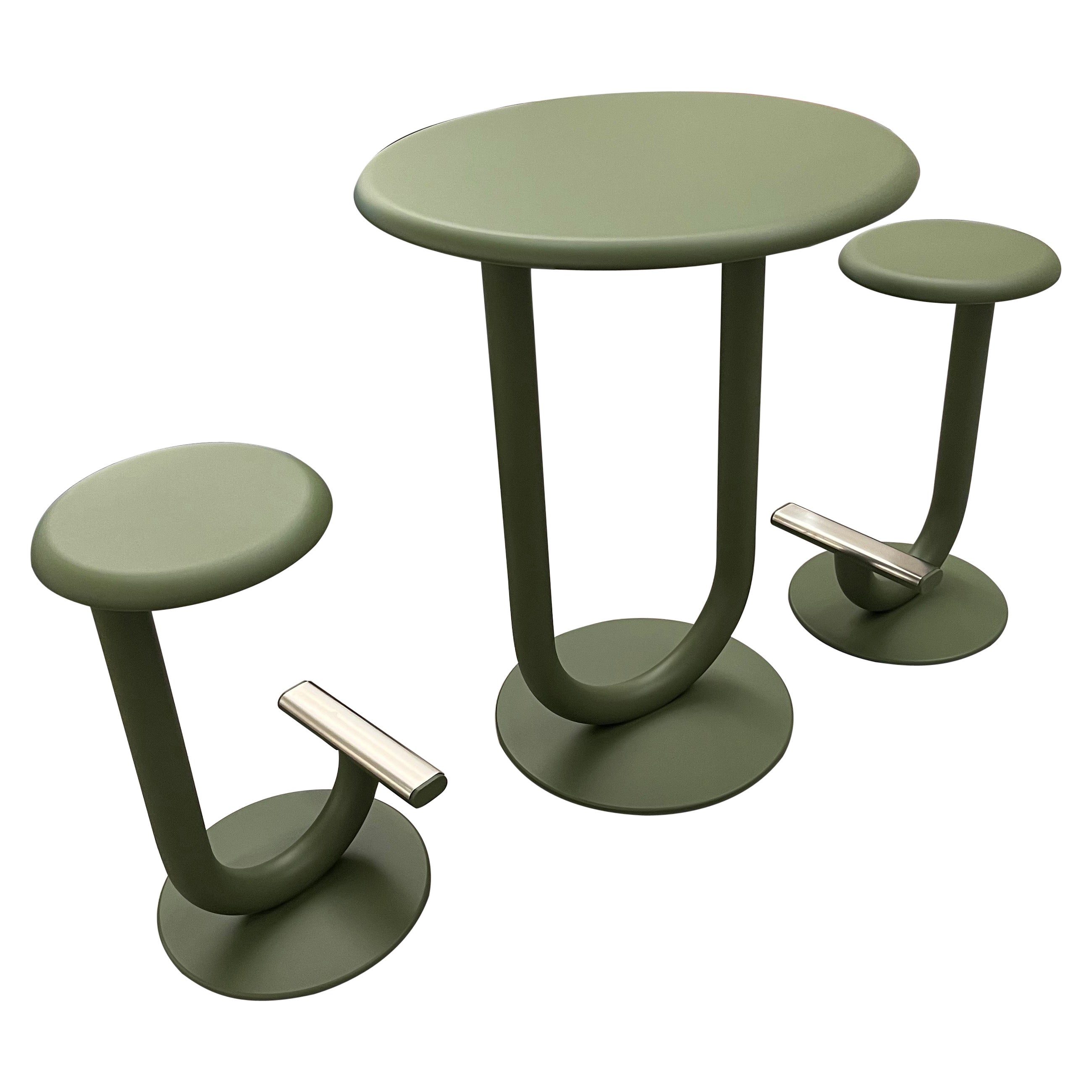 Desalto Strong Bar Table with Stool Designed by Eugeni Quitllet in STOCK