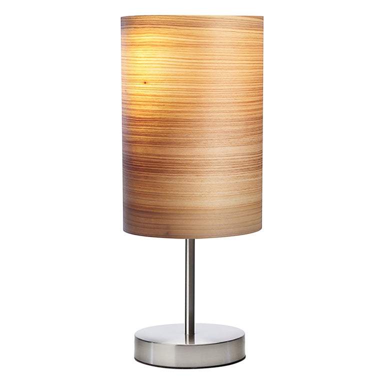 Serret Mid-Century White Wood Veneer Table Lamp with Brushed Brass For Sale  at 1stDibs