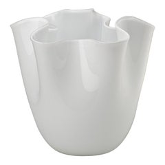 Grand vase Fazzoletto du 21ème siècle en blanc laiteux de Fulvio Bianconi E Paolo