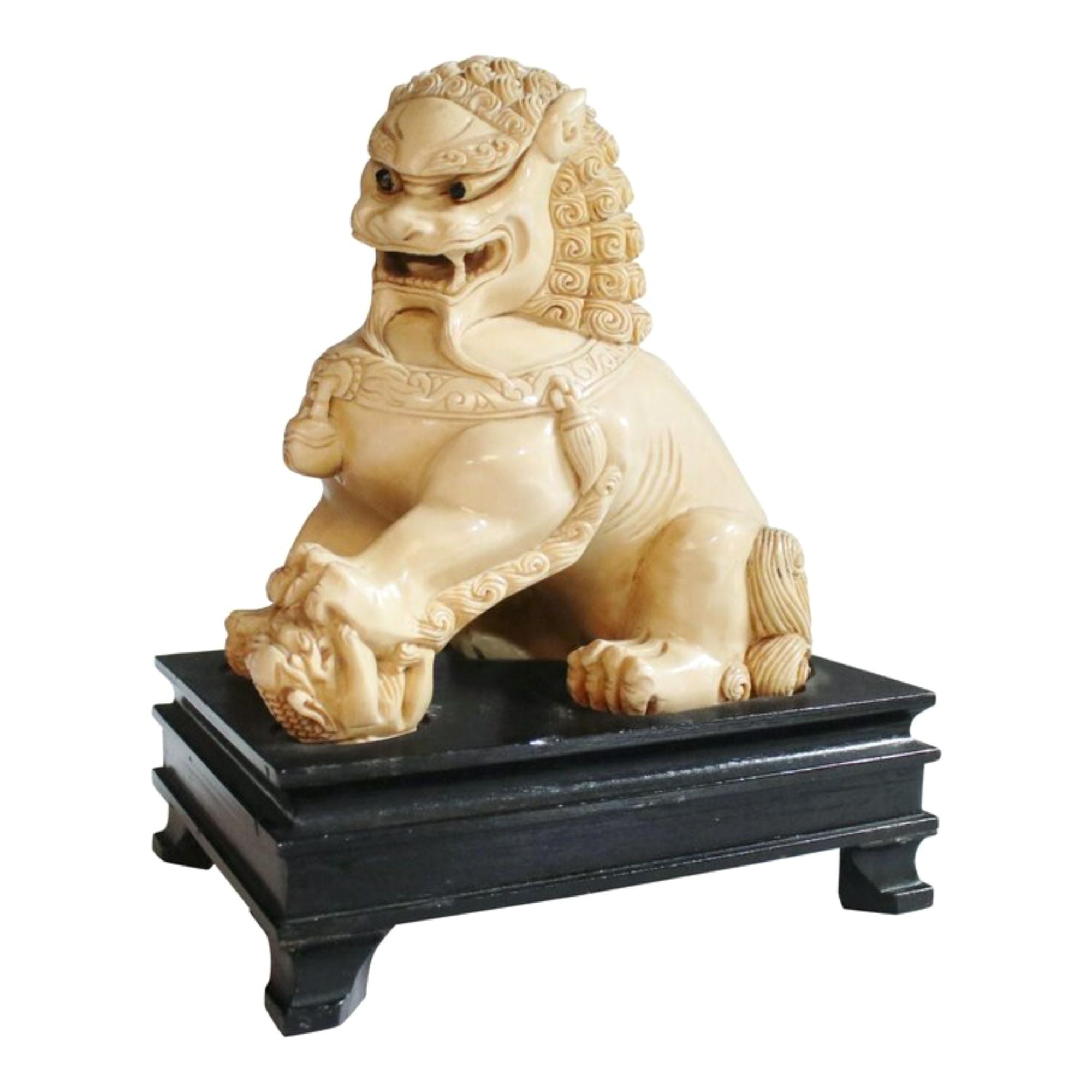 Chinese Guardian Foo Lion Sculpture