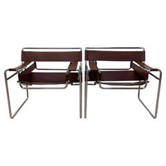 Paire de chaises Wassily en cuir brun et chrome de Marcel Breuer par Gavina Spa