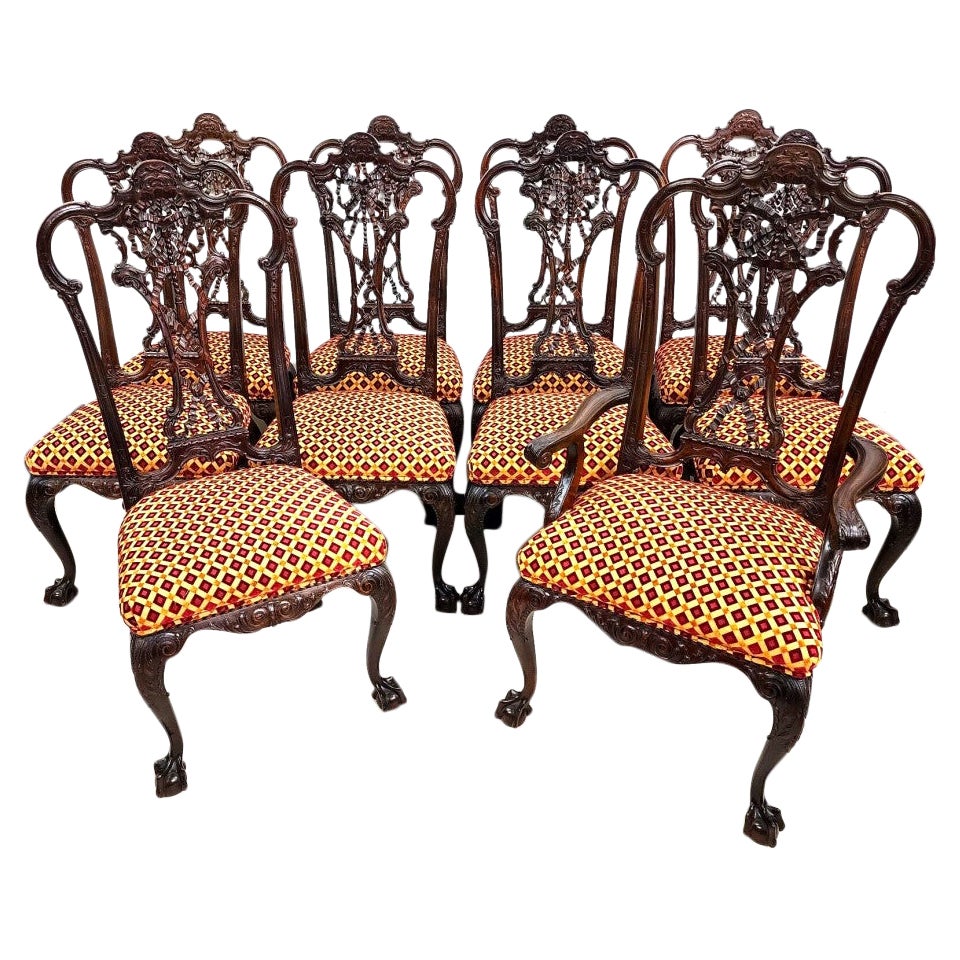 10 chaises de salle à manger Chippendale anciennes en acajou, présentées dans le magazine Forbes en vente