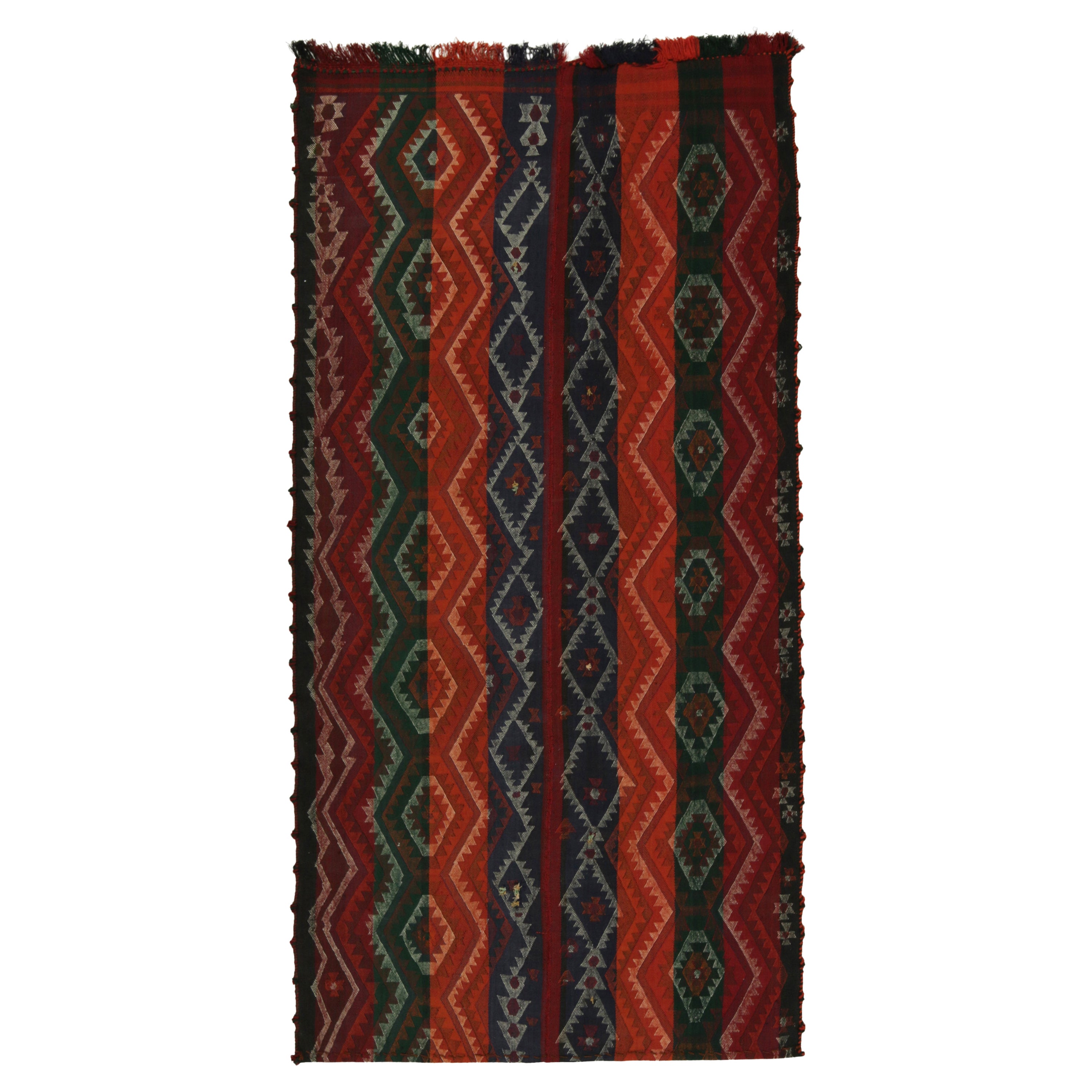 Tapis et Kilim tribal persan Shiraz vintage à motifs géométriques colorés en vente