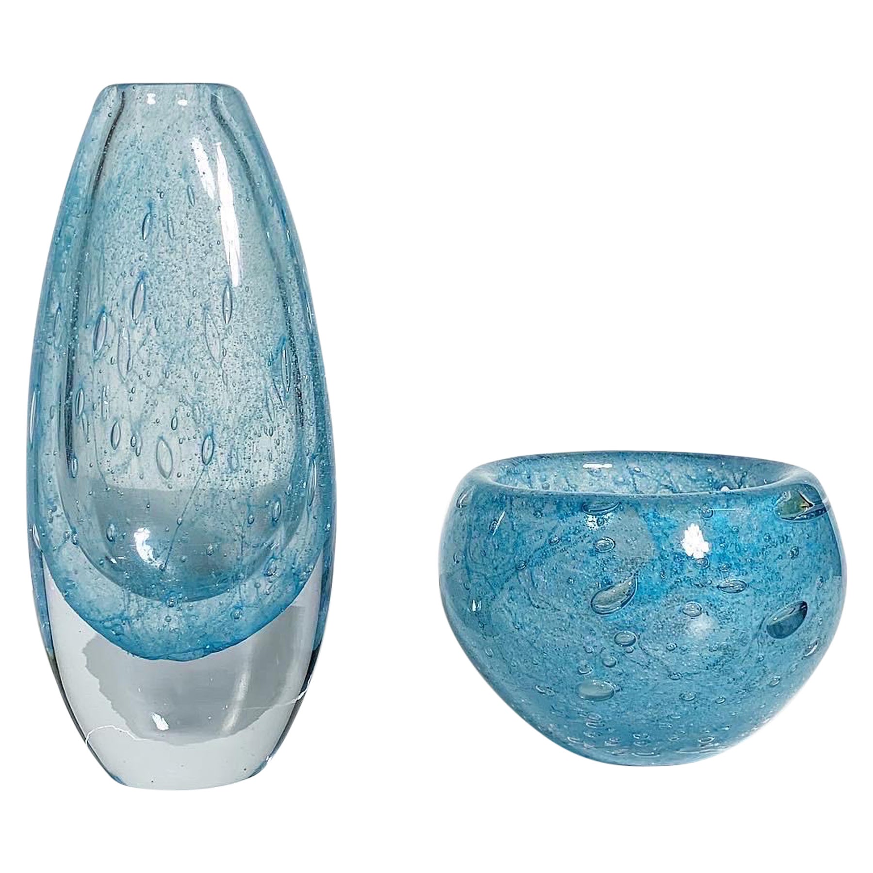 Paire de vases bulles Asta Strömberg en cristal bleu clair Strömbergshyttan en vente