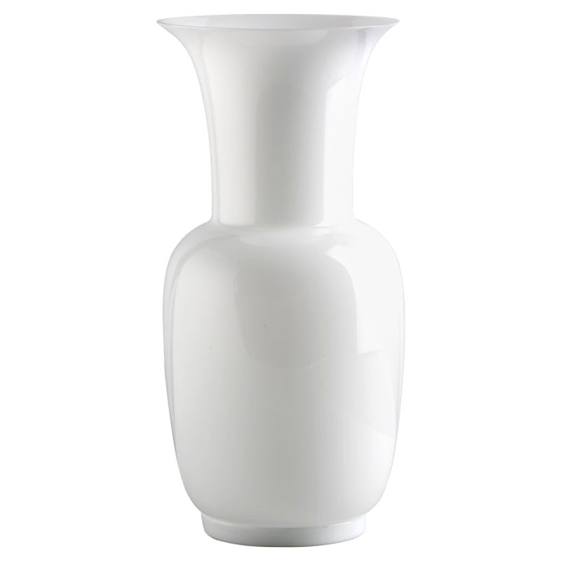21e siècle Petit vase en verre Opalino blanc laiteux de Venini en vente
