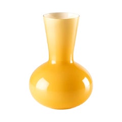Vaso di vetro piccolo Idria del XXI secolo in ambra di Venini