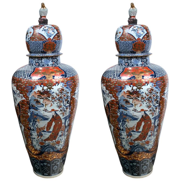 Large Pair of Imari Style Porcelain Lidded Vases For Sale at 1stdibs