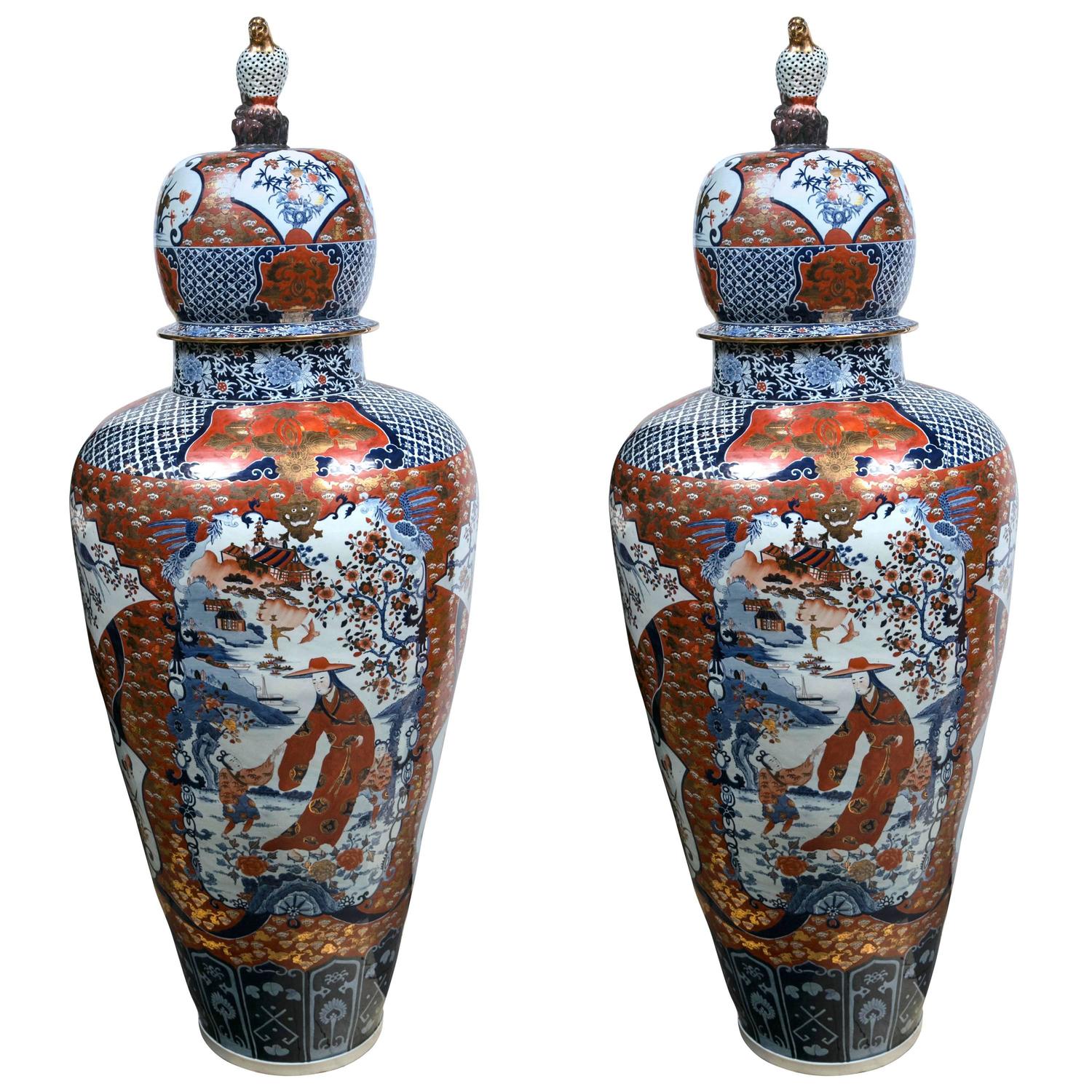Large Pair of Imari Style Porcelain Lidded Vases For Sale at 1stdibs