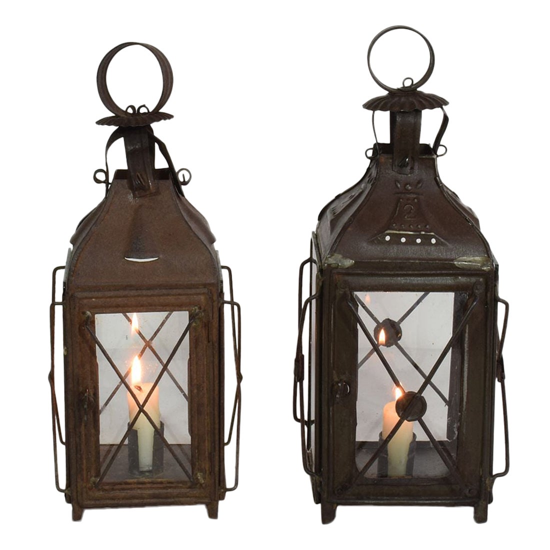 Paire de lanternes françaises en métal du 19ème siècle