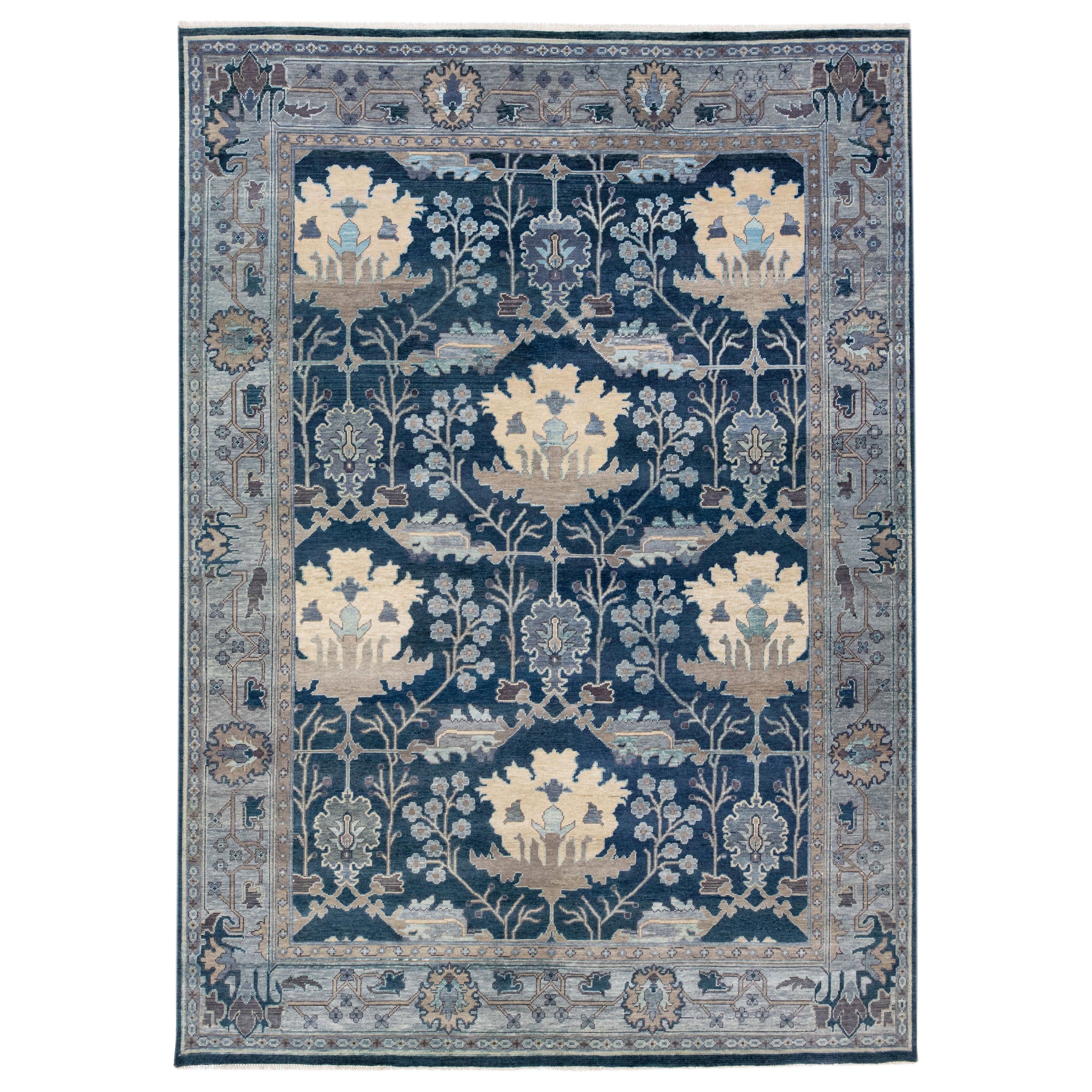 Handgefertigter floraler moderner türkischer Teppich im Oushak-Stil aus blauer Wolle