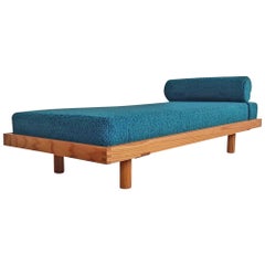 L01E Daybed en orme et bouclé de Pierre Chapo pour Chapo S.A.