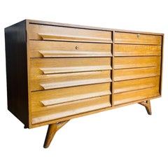 Retro American Modern Cerused Oak Eight Drawer Dresser, Circa 1950s