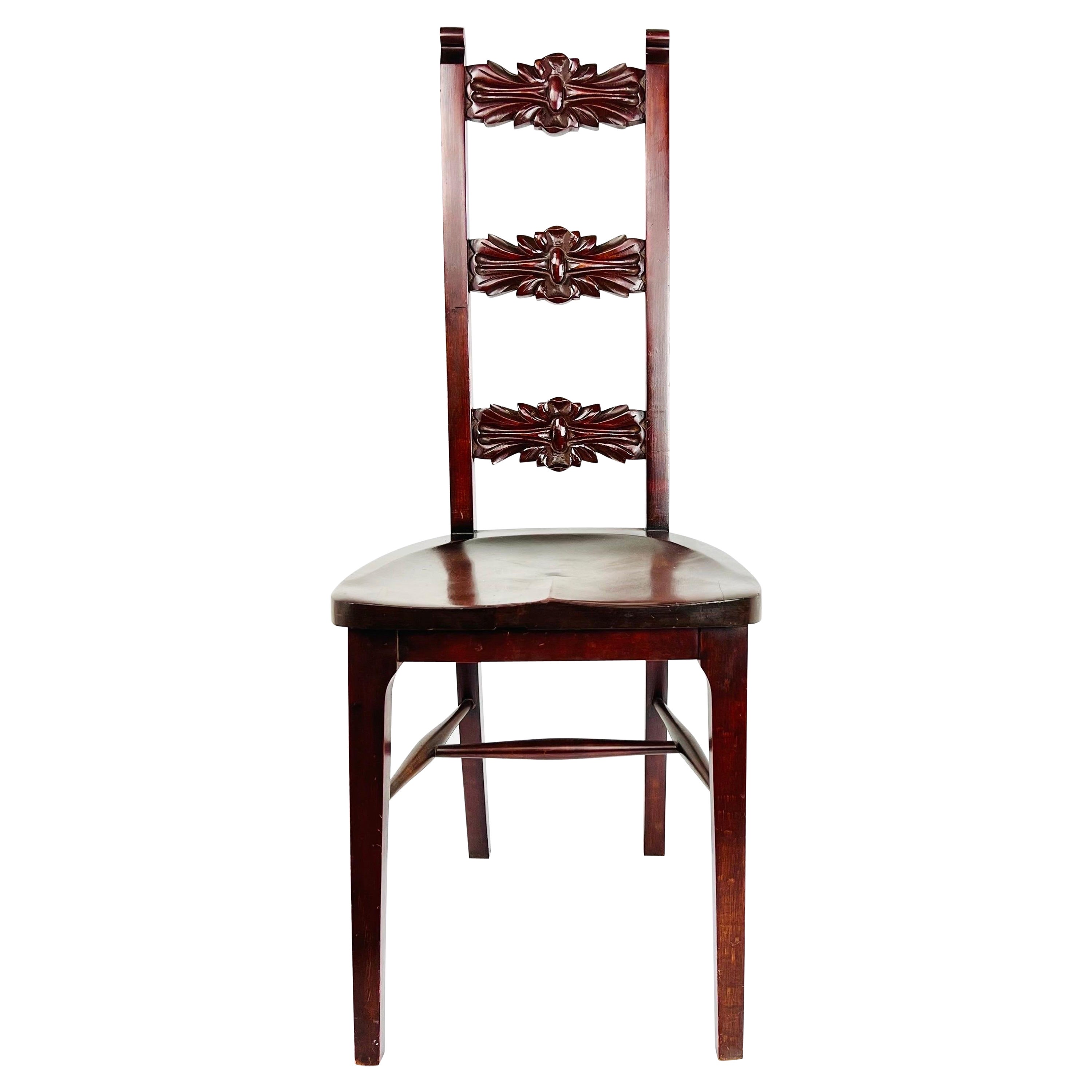 Geschnitzter Stuhl der Handwerkskunst von Stickley Furniture im Angebot