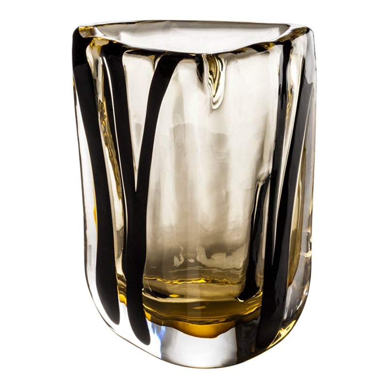 Petit vase en verre Triangolo avec ceinture noire du 21e sicle en cristal/rsine
