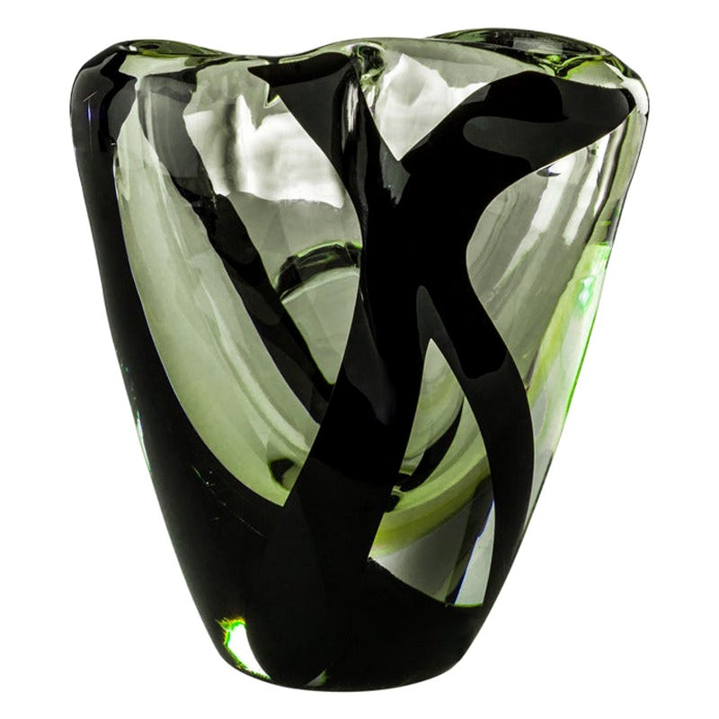 Vase en verre noir Belt Otto du 21e sicle en noir/cuir/vert gazon