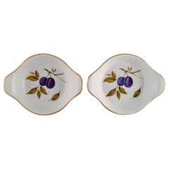 Royal Worcester, England. A pair of Evesham porcelain serving bowls. 1960s/70s