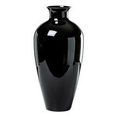 Vase aus Labuan-Glas des 21. Jahrhunderts in Schwarz von VeniniRiedizione