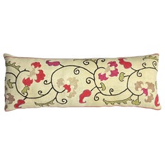 Almohada Suzani Bordada en Seda Antigua Sencilla