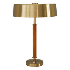 Lampe de table suédoise du milieu du siècle en laiton et bois par Boréns