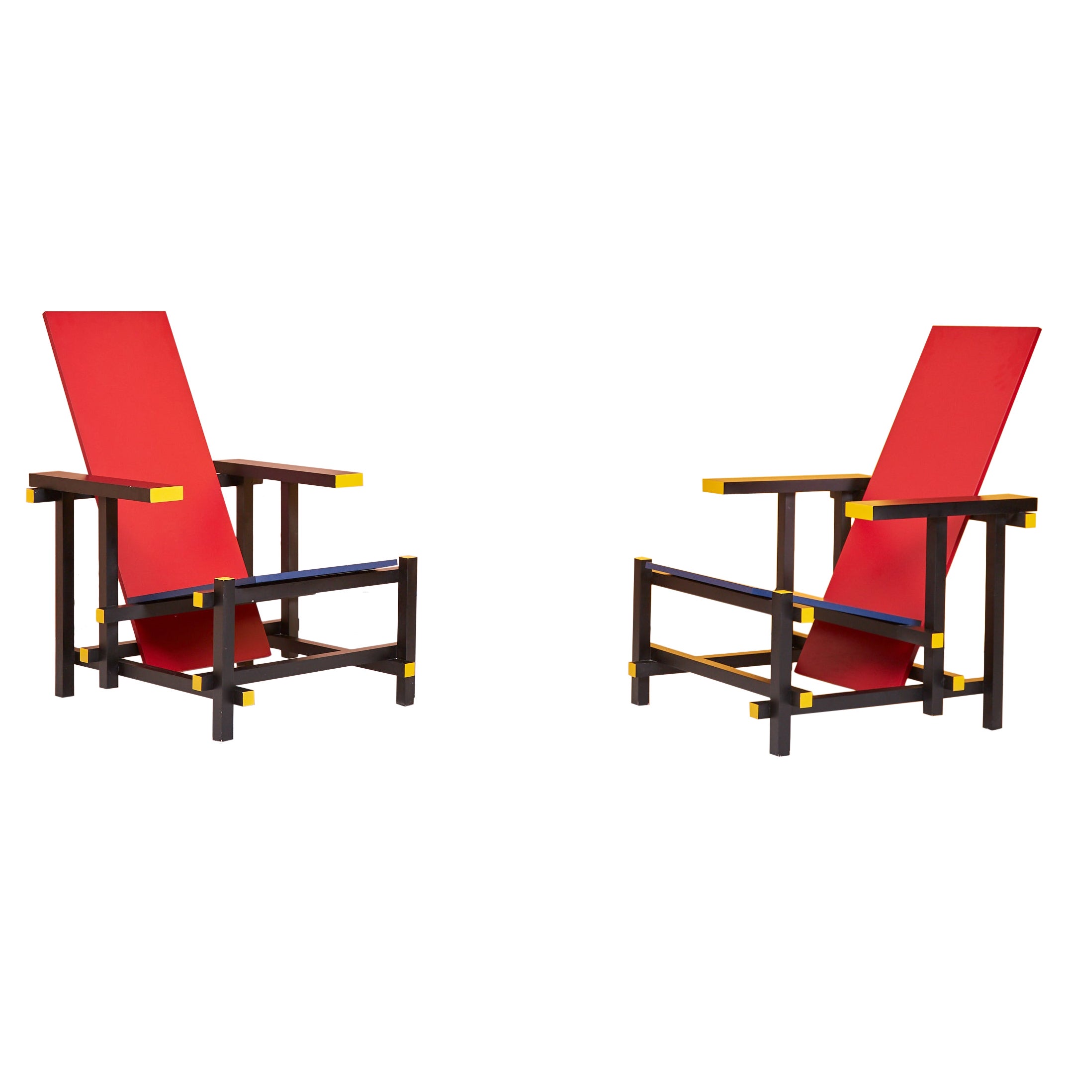 Paire de chaises rouges et bleues de Gerrit Rietveld par Cassina En vente  sur 1stDibs