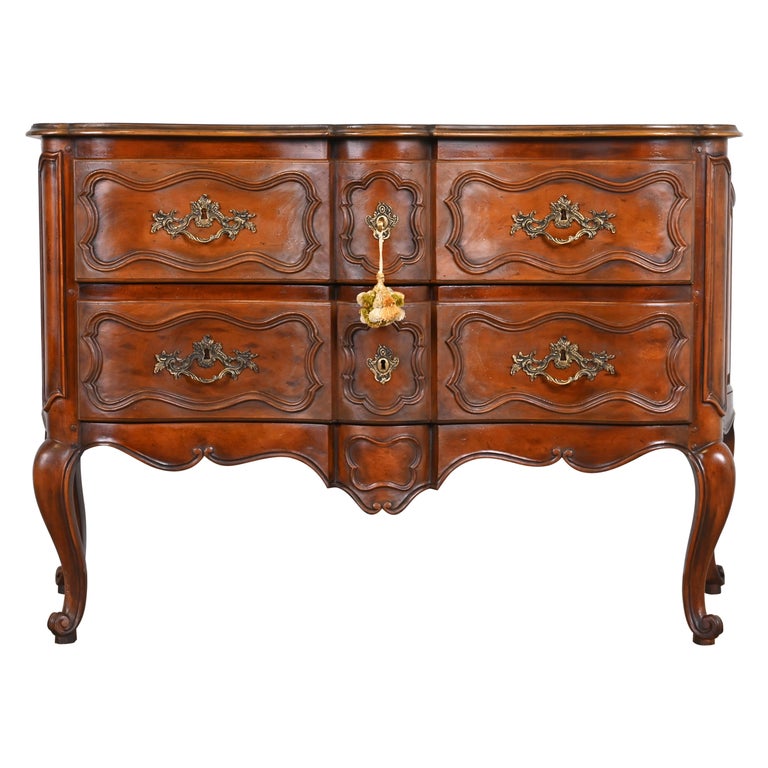 Baker Furniture commode ou enfilade provincial français Louis XV en