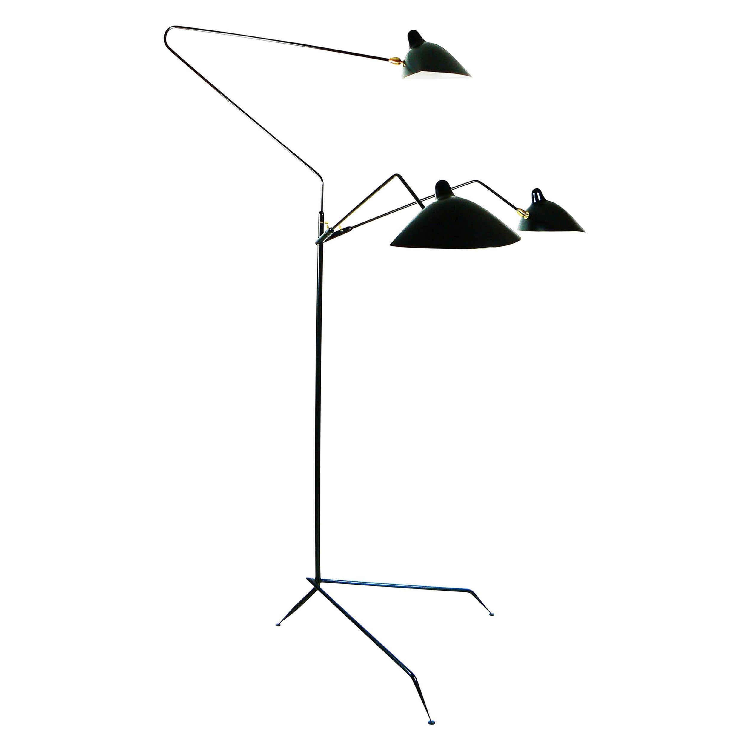Lampadaire noir à trois bras rotatifs Serge Mouille, de style moderne du milieu du siècle dernier