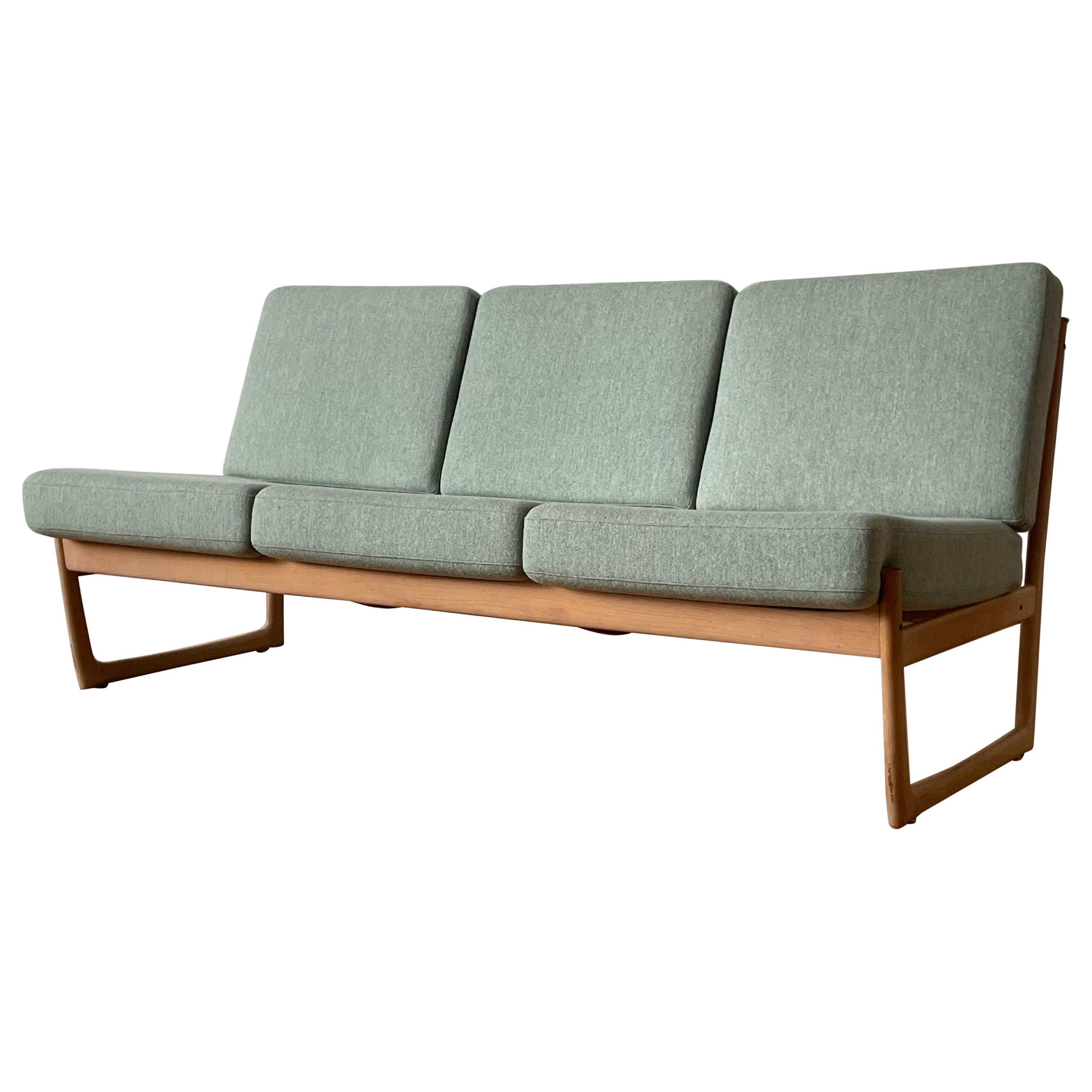  Dänisches Sofa der Jahrhundertmitte von Peter Hvidt & Orla Mølgaard, Dänemark 1950er Jahre