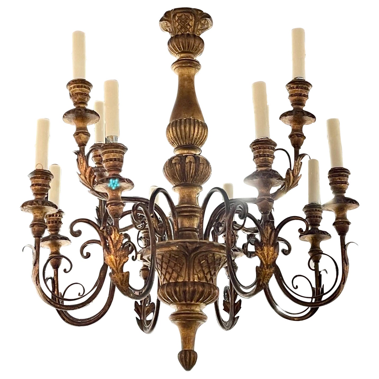 Antique Carved and Giltwood Italian Chandelier For Sale