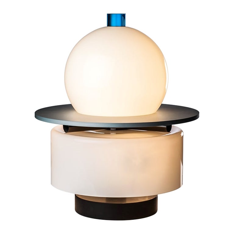 Lampe de bureau Kiritam de la collection Ettore Sottsass du 21e sicle en aigue-marine/laiton