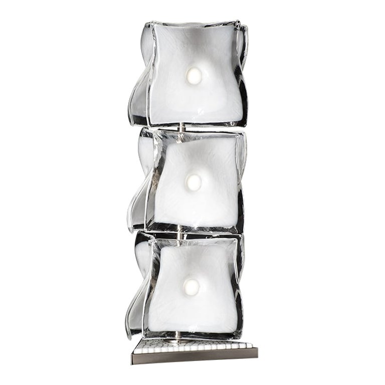 Veliero-Tischlampe mit 3 Ebenen aus Kristall/Milchwei von Tadao Ando, 21. Jahrhundert 