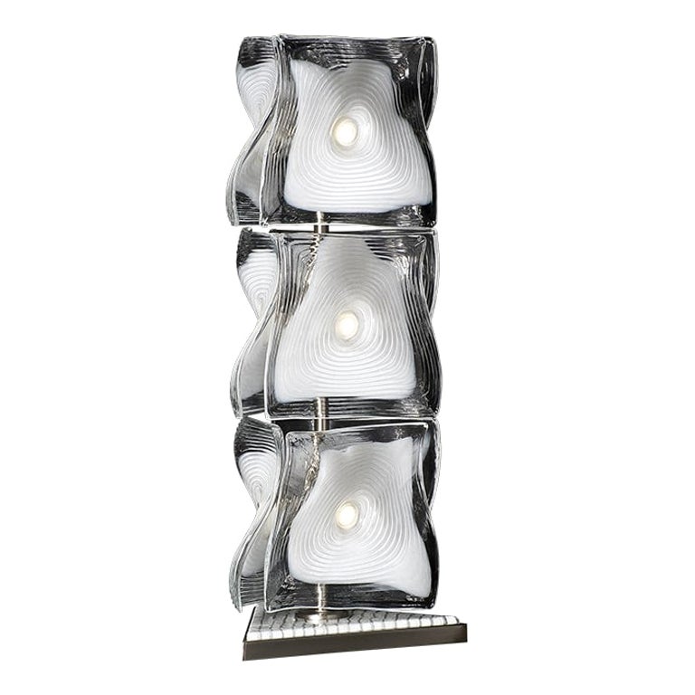 Lampe de bureau Veliero du 21e sicle  3 niveaux en cristal/blanc laiteux de Tadao Ando  en vente