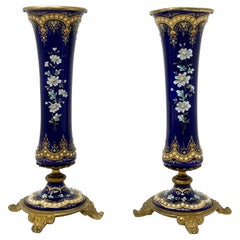Antique French Napoleon III Vasi in bronzo e porcellana cobalto smaltata, circa 1870