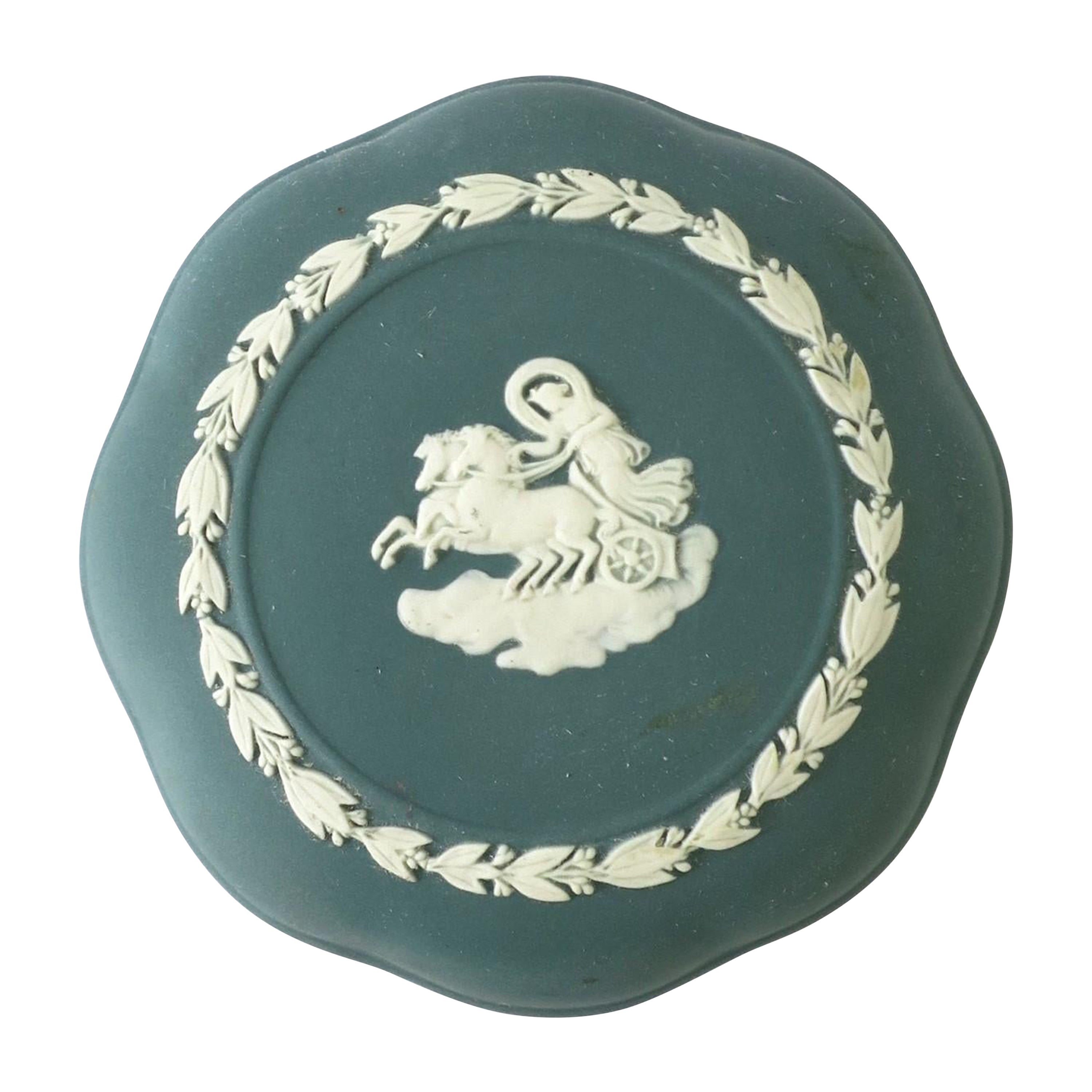 English Wedgwood Jasperware Box Neoclassical Style For Sale