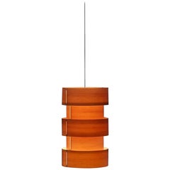 Lampe suspendue à colonne en bois ciselé de Coderch par Tunds