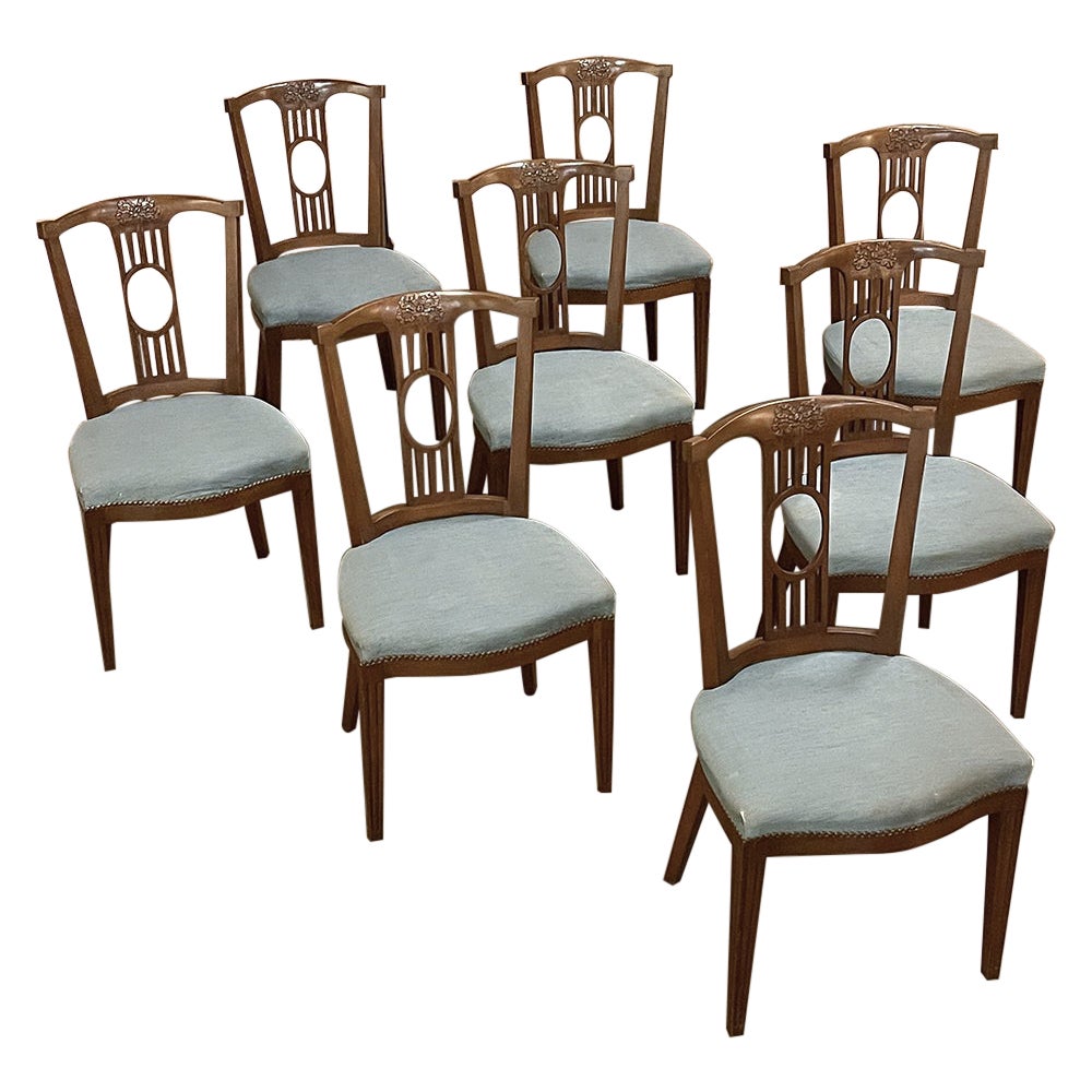 Ensemble de 8 chaises de salle à manger anglaises Hepplewhite en vente