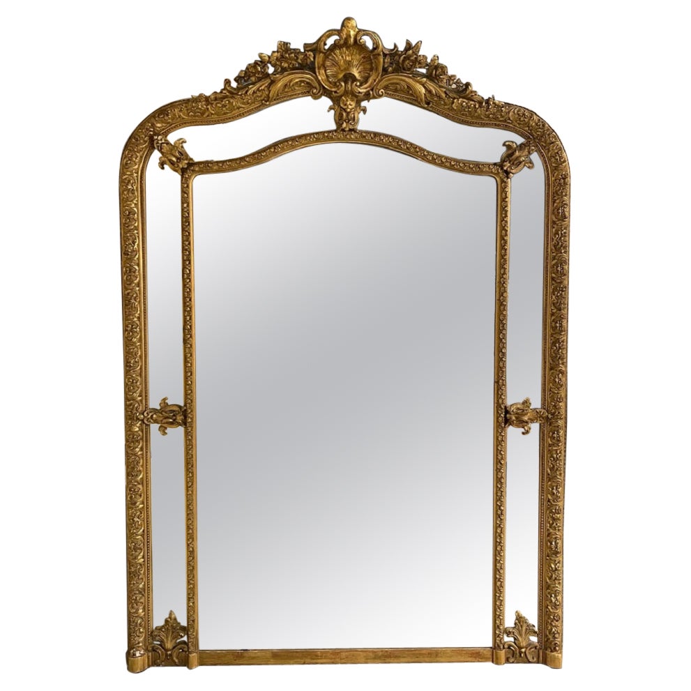 Miroir français en bois doré de style Louis XVI