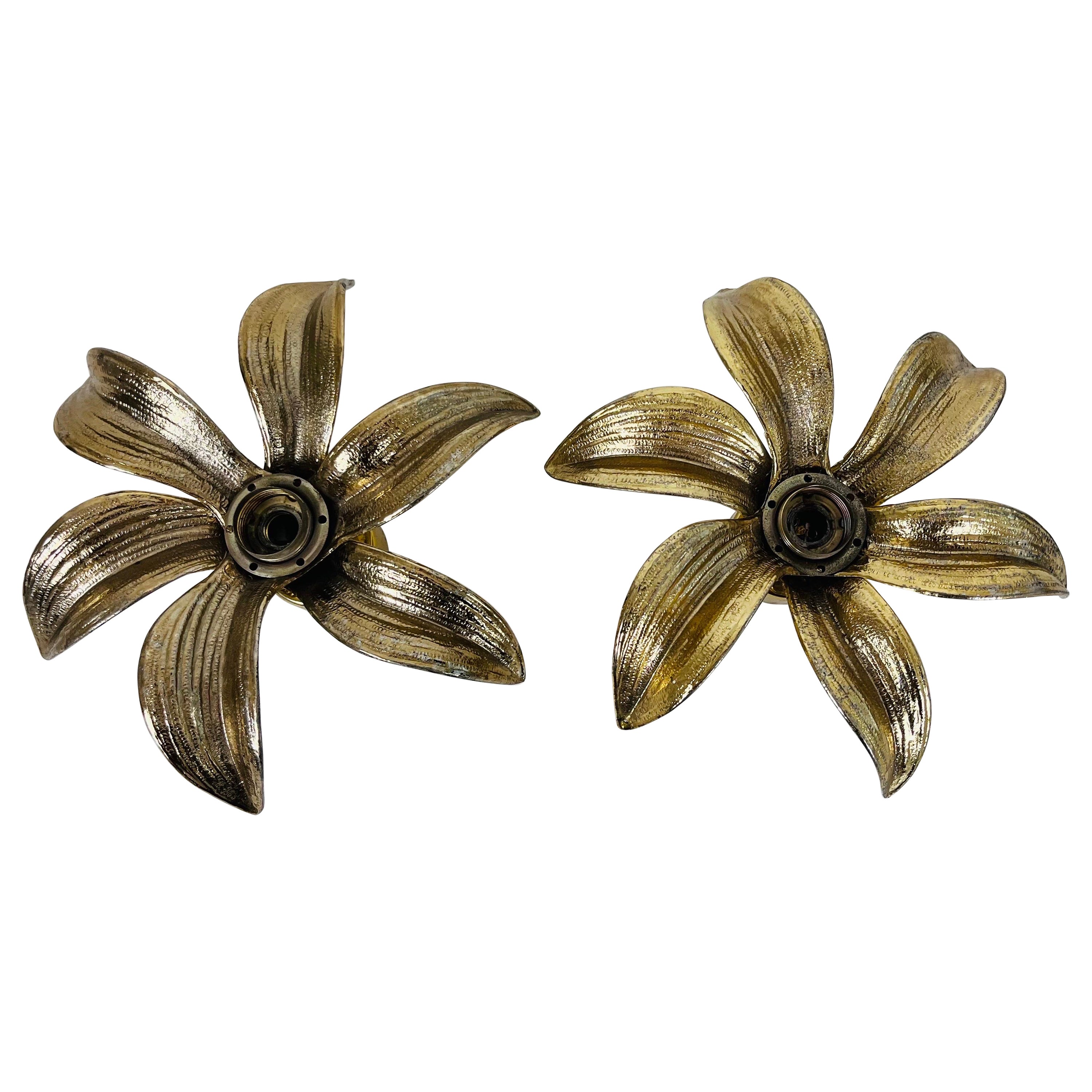 Set of 2 Golden Florentine Flower Shape Flushmounts by Willy Daro for Massive For Sale