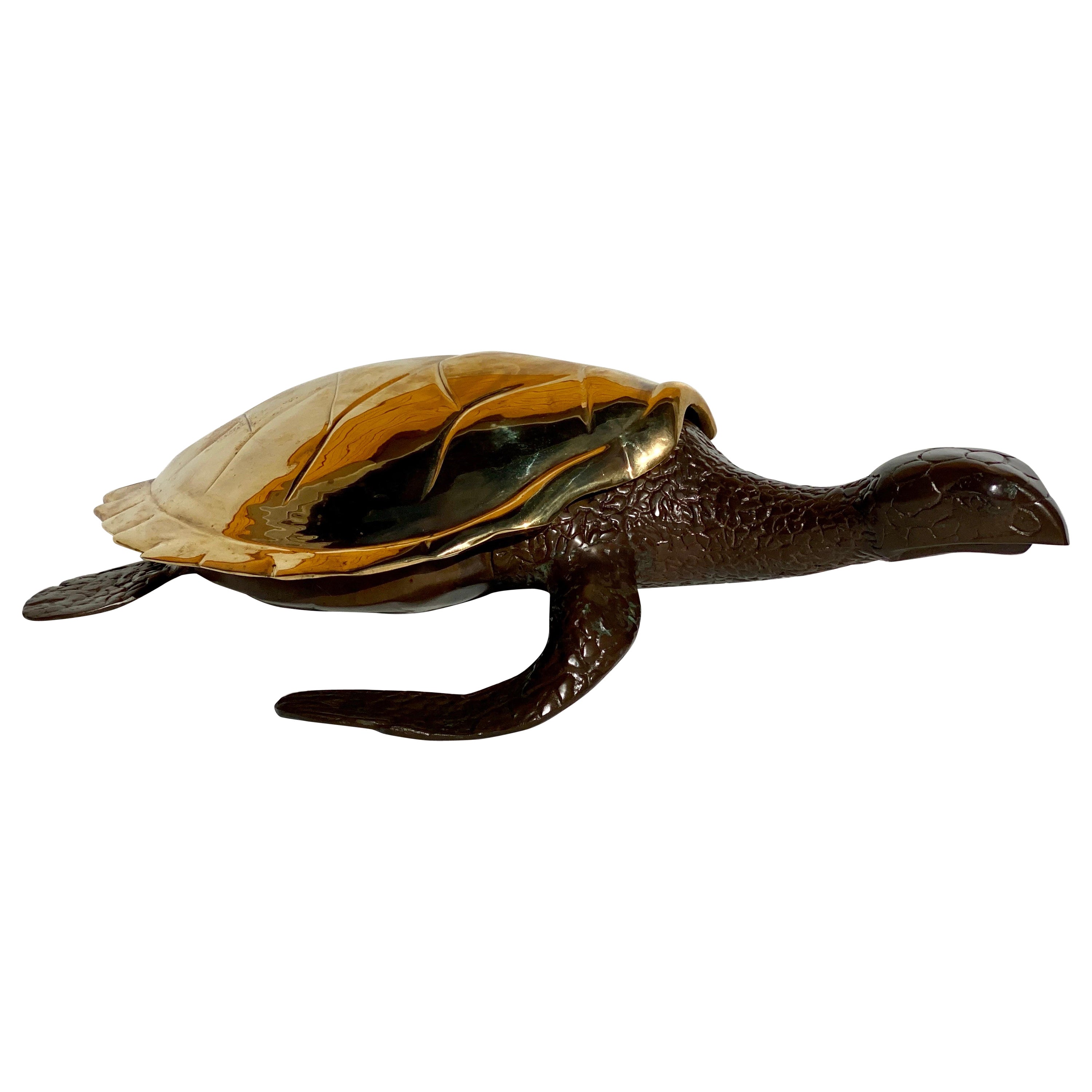 Grande sculpture de tortue de mer en laiton en vente