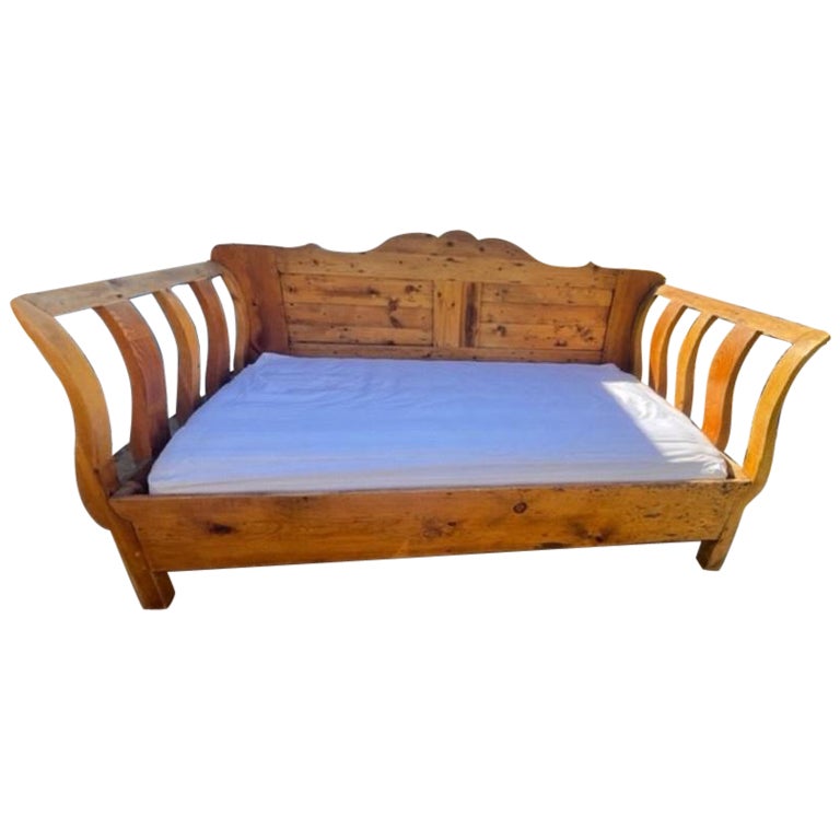 Pine Daybed, FR-1138 For Sale
