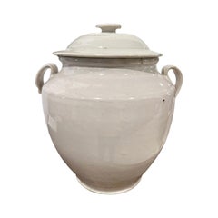 Pot blanc avec couvercle (deux disponibles)
