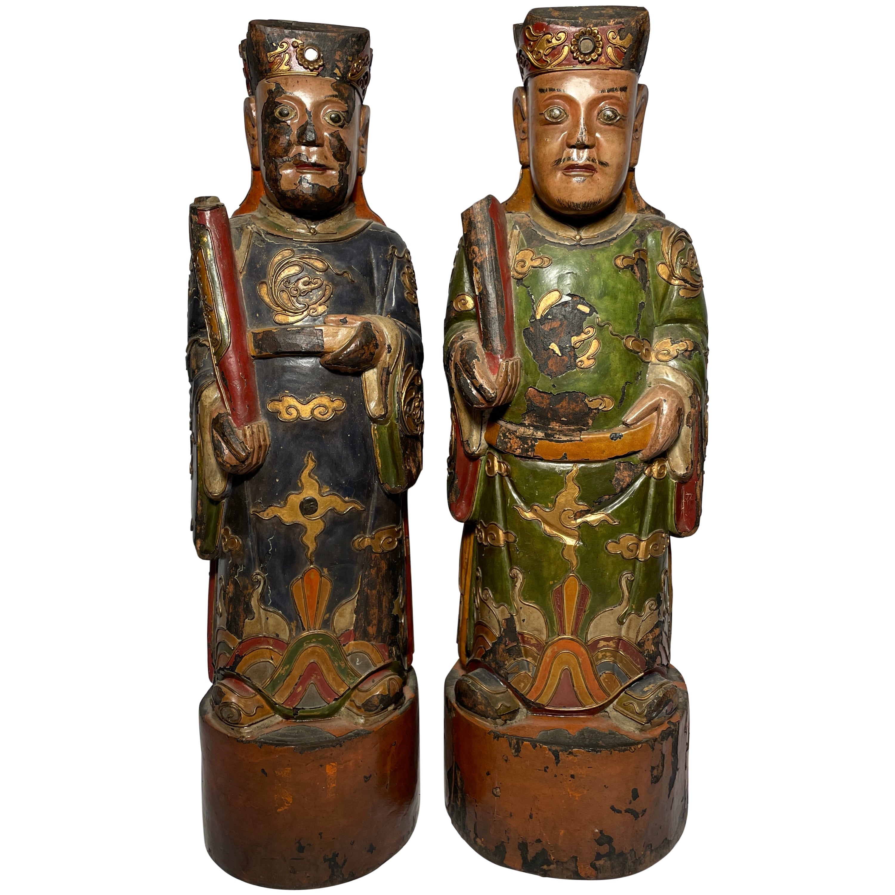 Paire de figurines chinoises anciennes du 19ème siècle en laque et bois sculpté