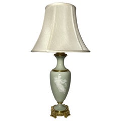 Antike französische Celadon-Lampe „Pate Sur Pate“ aus Porzellan und Goldbronze, um 1900