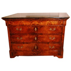 Commode française Louis Philippe en ronce de noyer et noyer commun avec dessus en marbre