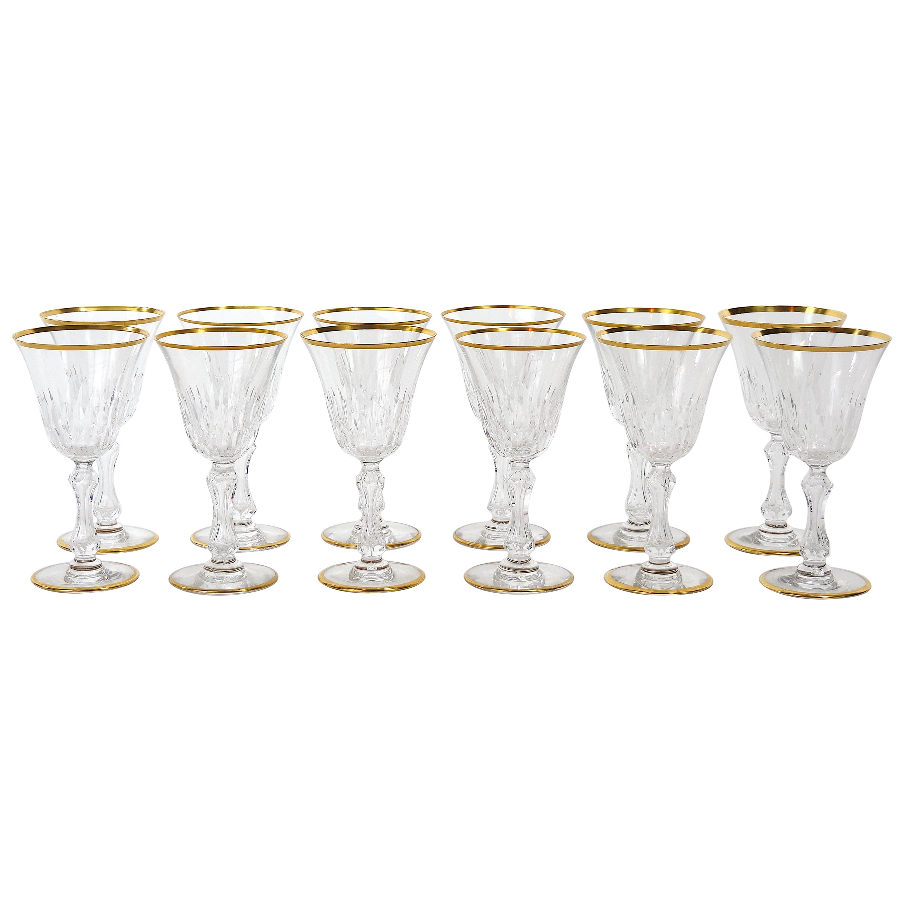 Service d'argenterie de table à bordure dorée en cristal de Saint Louis / 12 personnes en vente