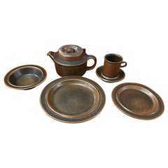 Retro Ruska Arabia Dinner Set