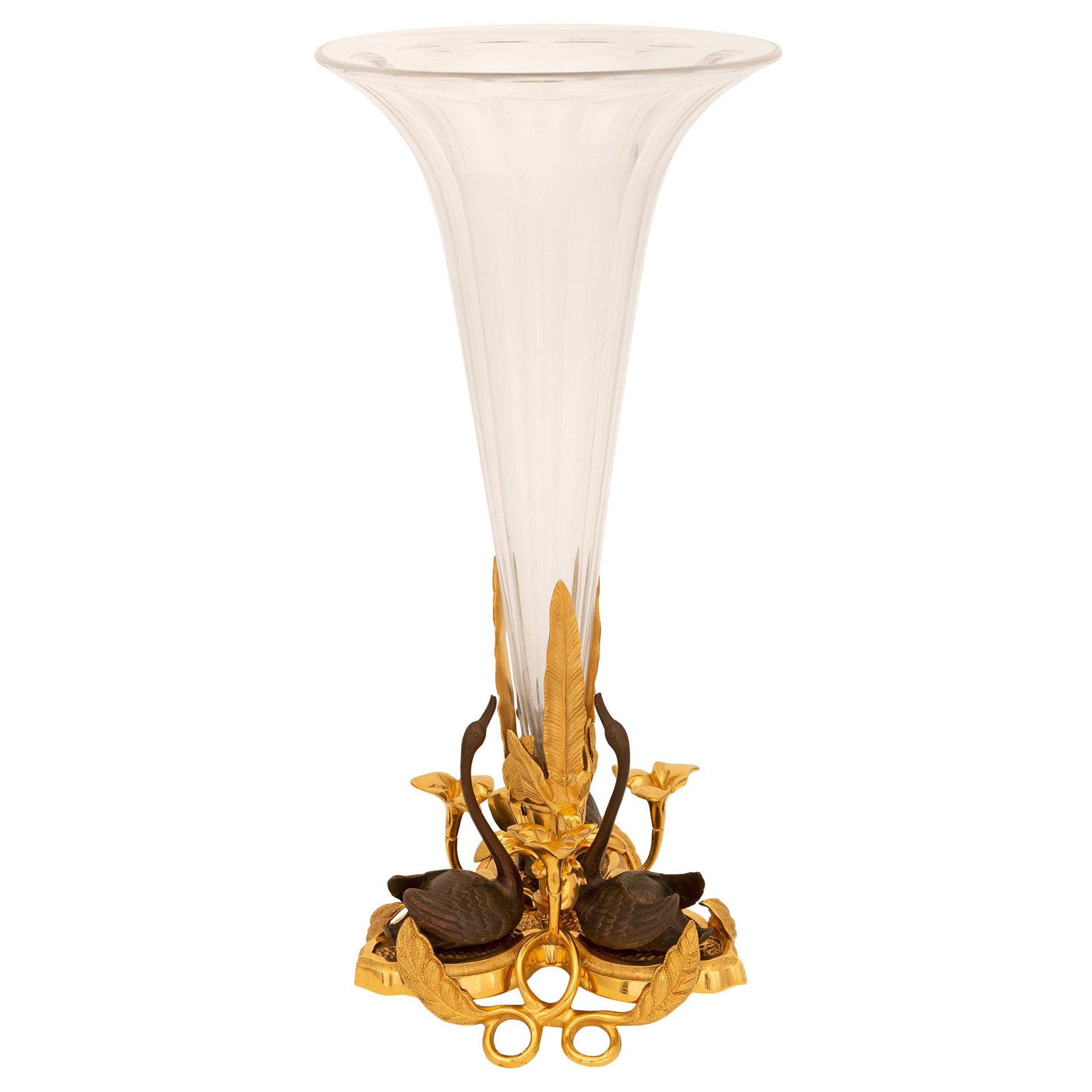Vase en bronze, cristal et ormolu de la priode Belle poque du XIXe sicle franais en vente