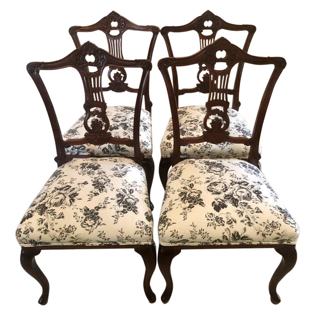 Set aus vier antiken viktorianischen Mahagoni-Esszimmerstühlen in Qualitätsqualität