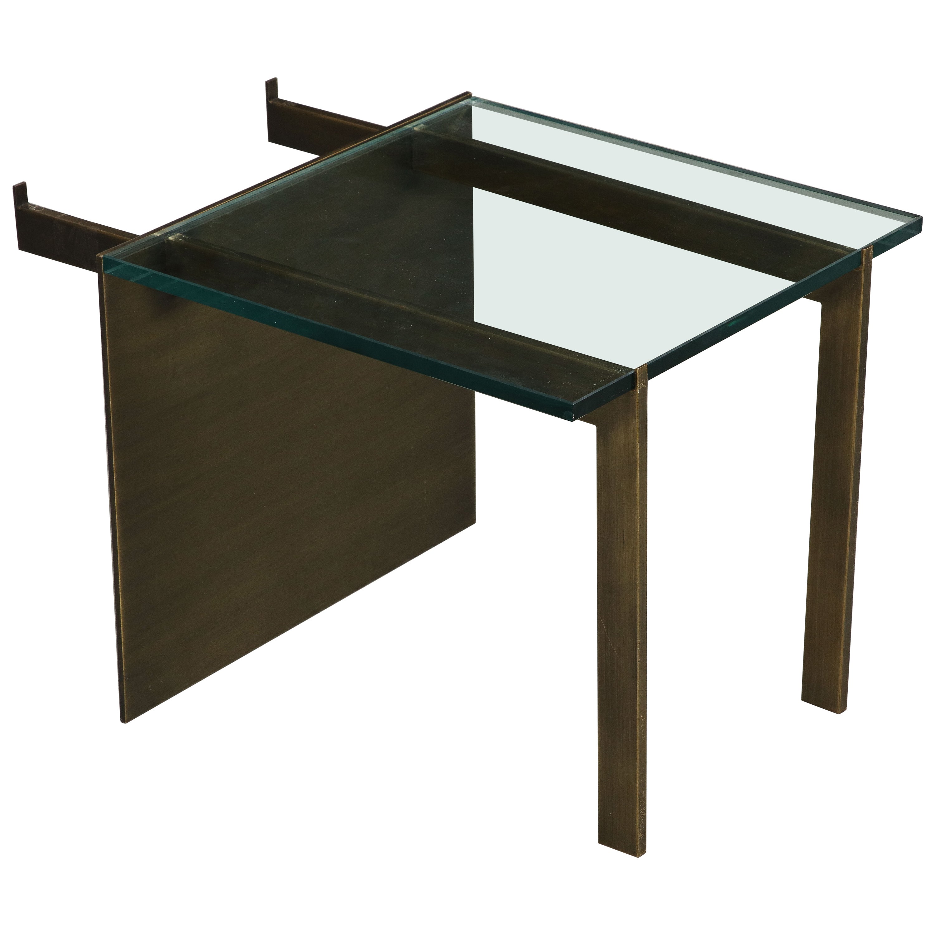 Table basse moderniste en verre et bronze en vente
