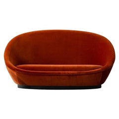 Minimalist Velvet Sofa in Curved Silhouette 