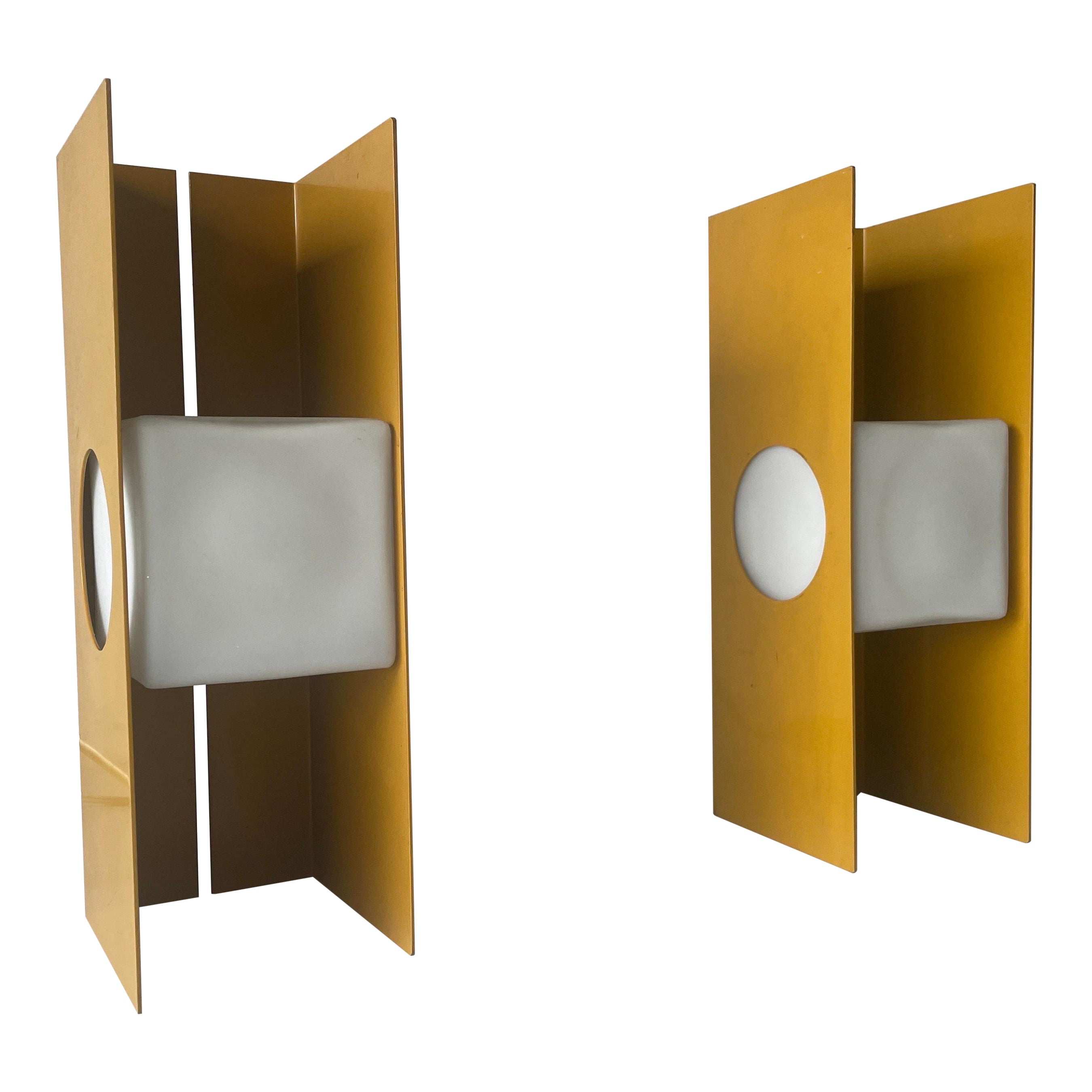 Yellow Metal Cube Glass Space Age Pair of Table Lamps by Luci, 1970s, Italy For Sale